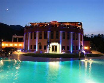 Mouzaki Palace Exterior photo